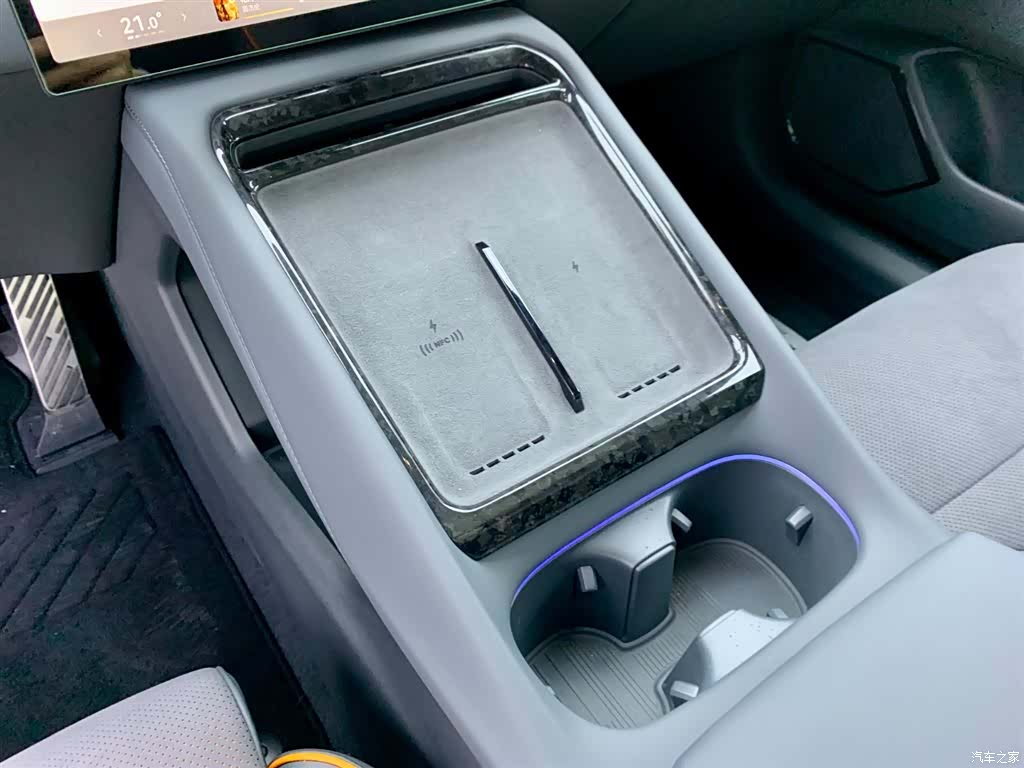 Xpeng P7, 2025 27