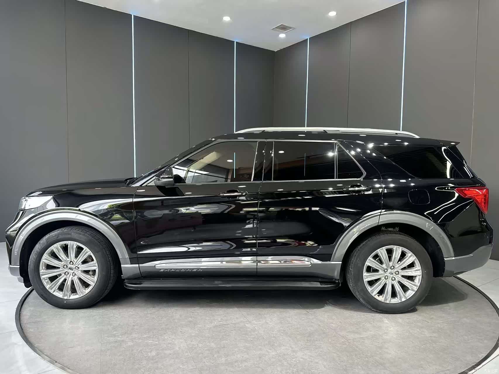 Ford Explorer, 2021 4