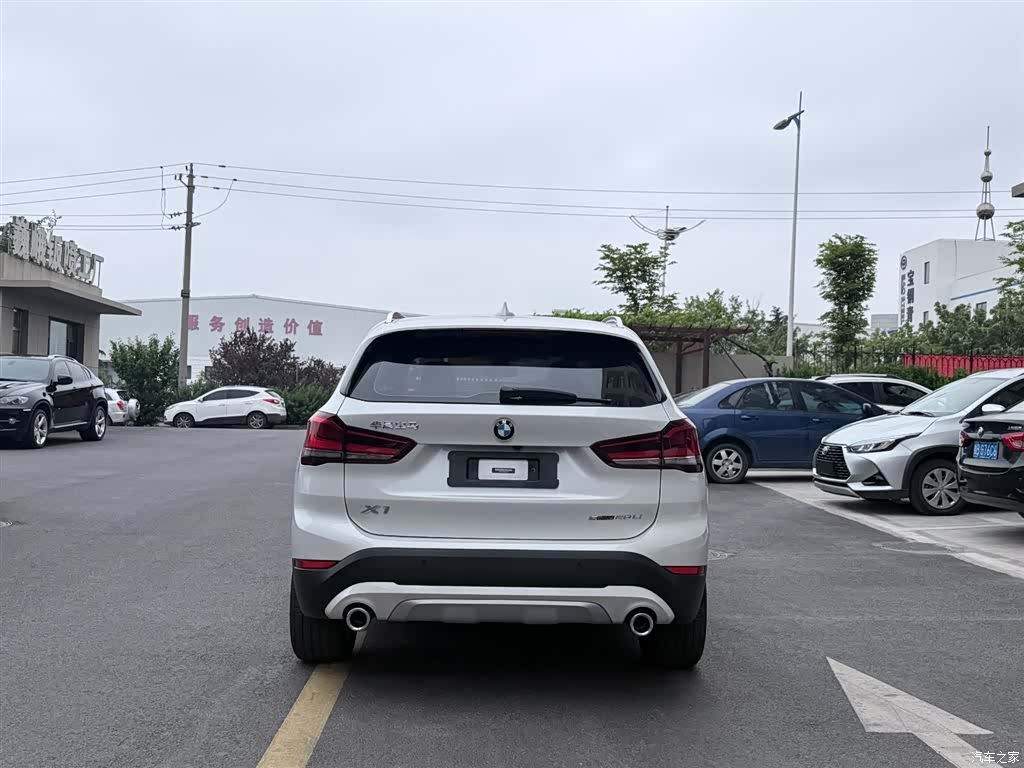 BMW X1, 2022 все фото