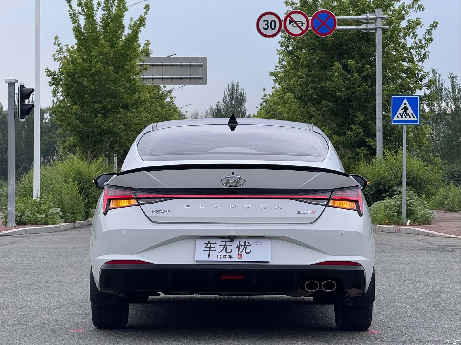 Hyundai Elantra, 2023 все фото