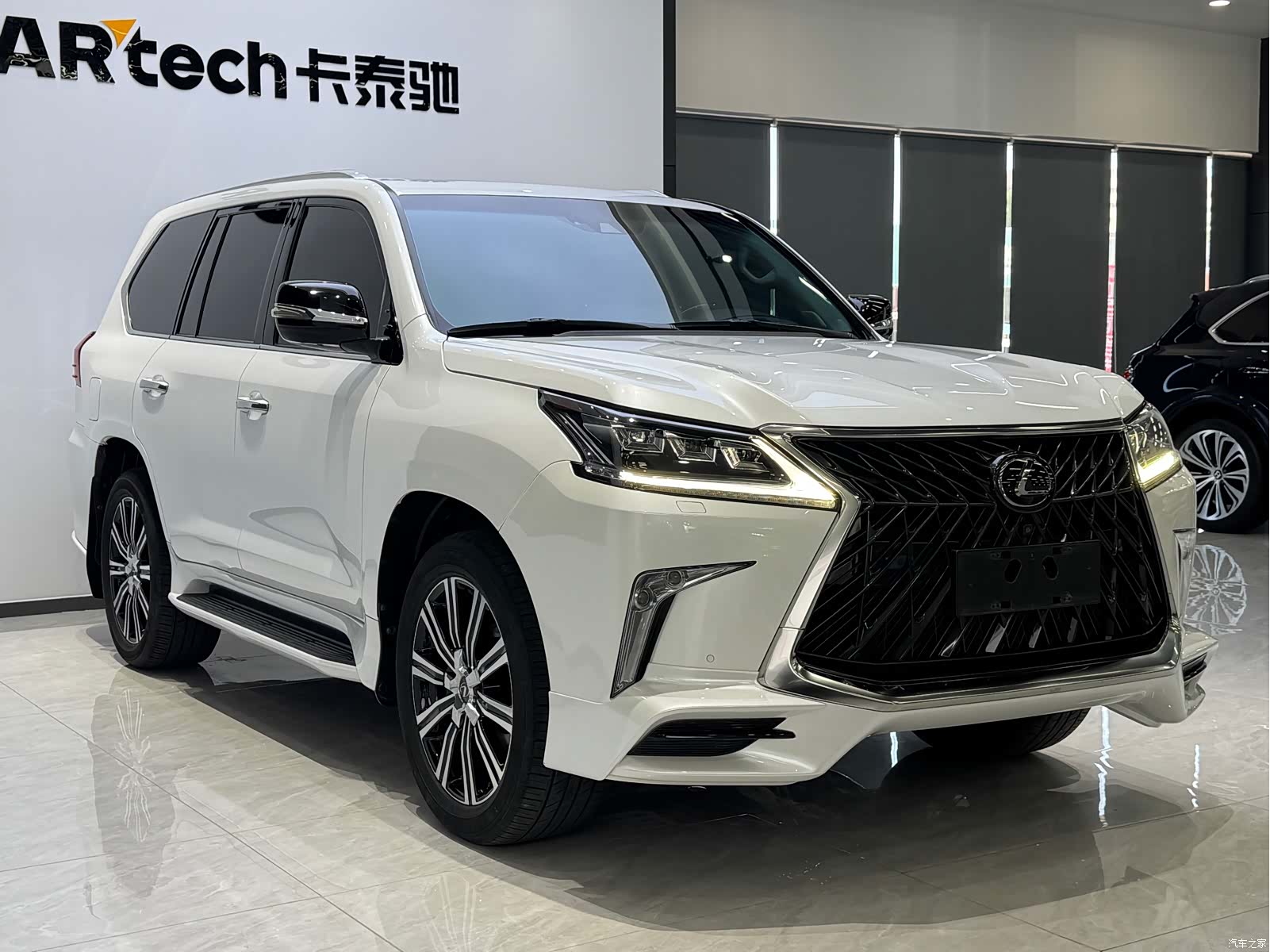Lexus LX, 2019 3