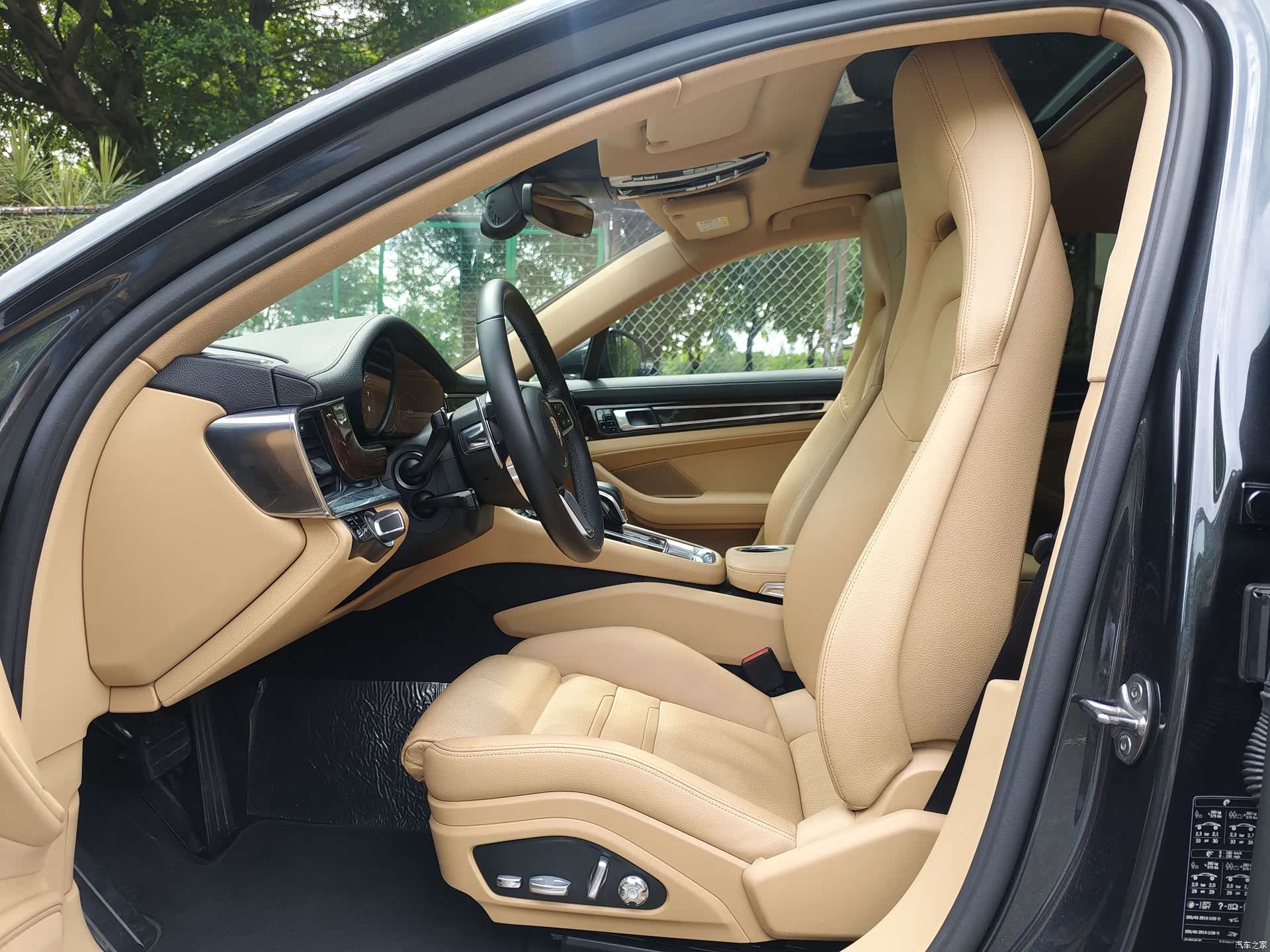 Porsche Panamera, 2017 все фото