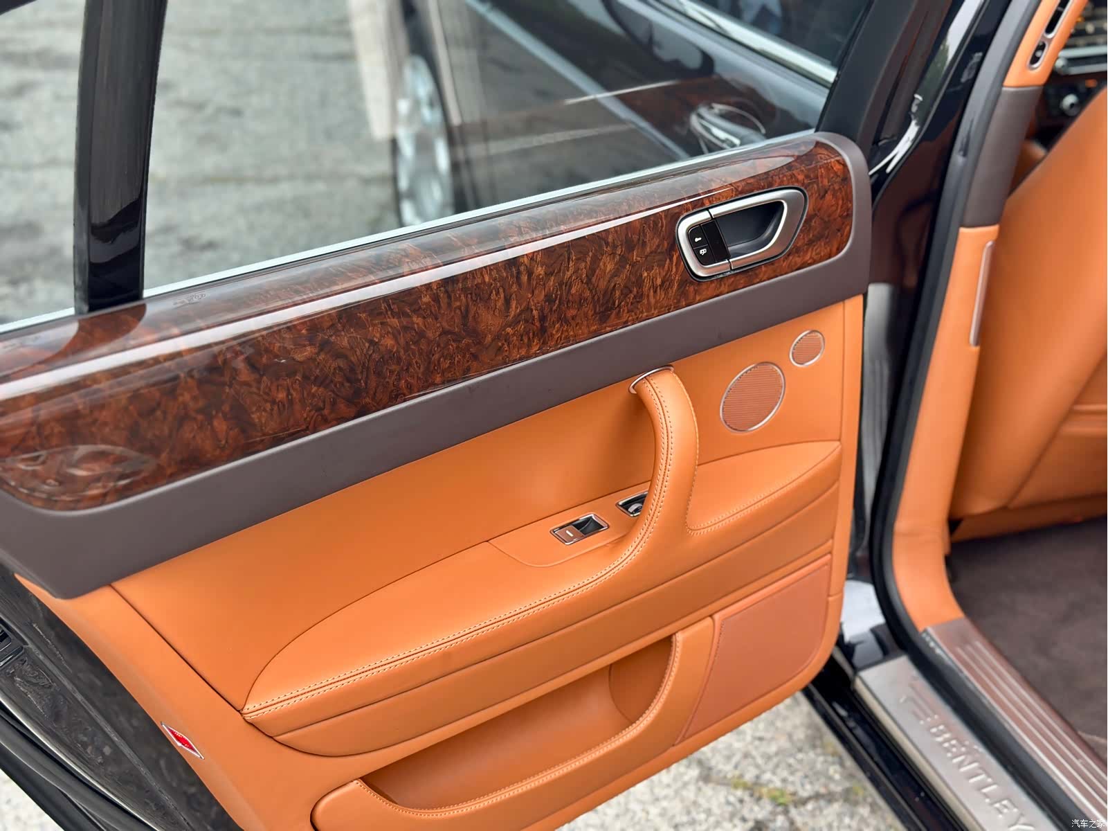 Bentley Flying Spur, 2012 32