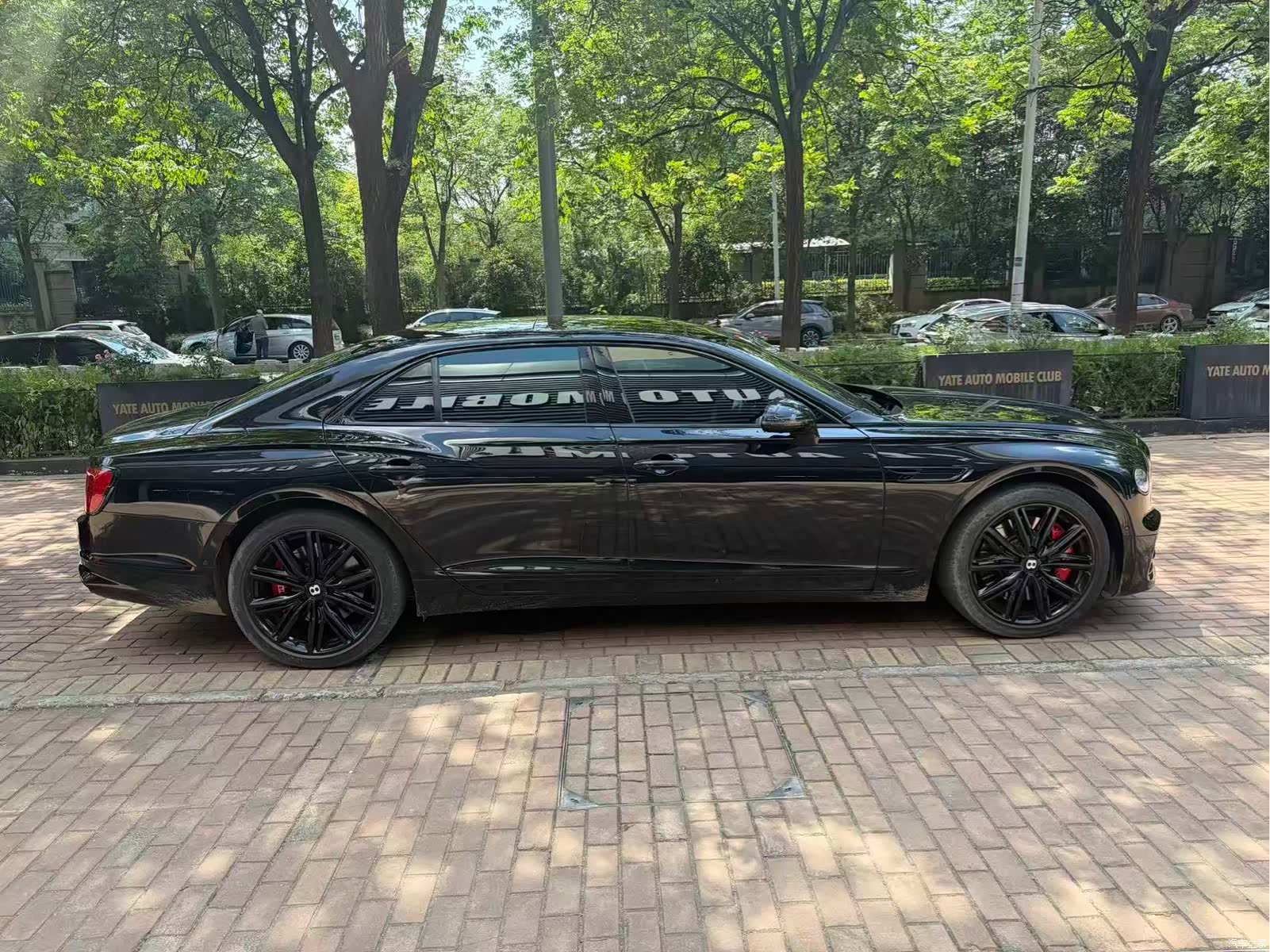 Bentley Flying Spur, 2022 4