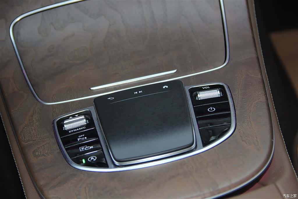 Mercedes-Benz E-Class, 2023 28