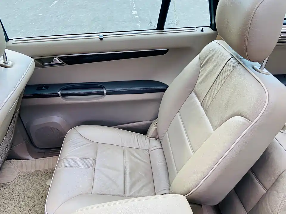 Mercedes-Benz R-class