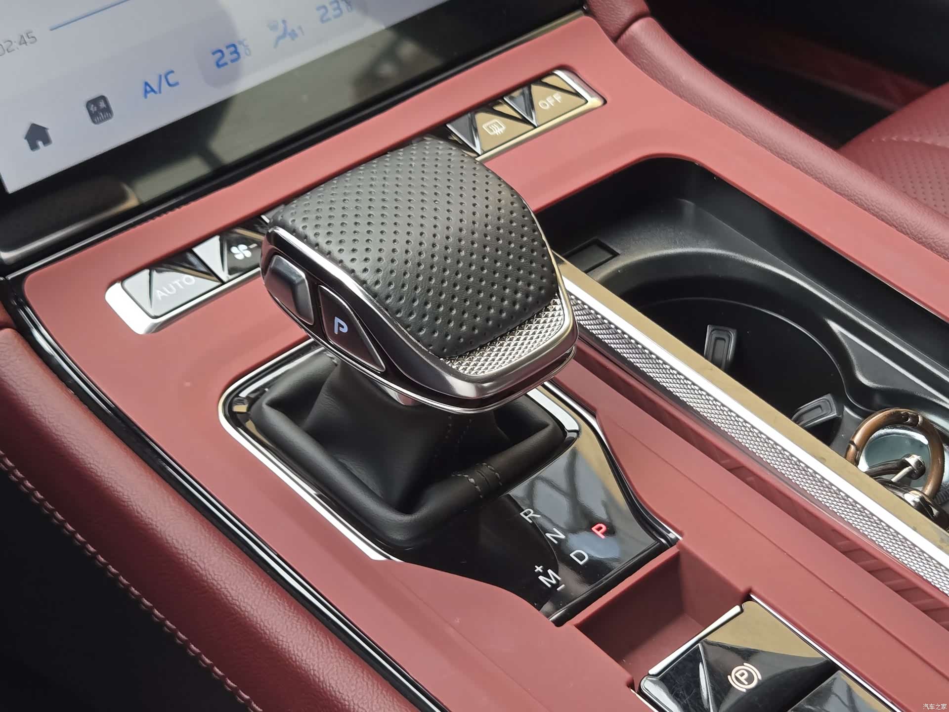 Hongqi H5, 2025 14