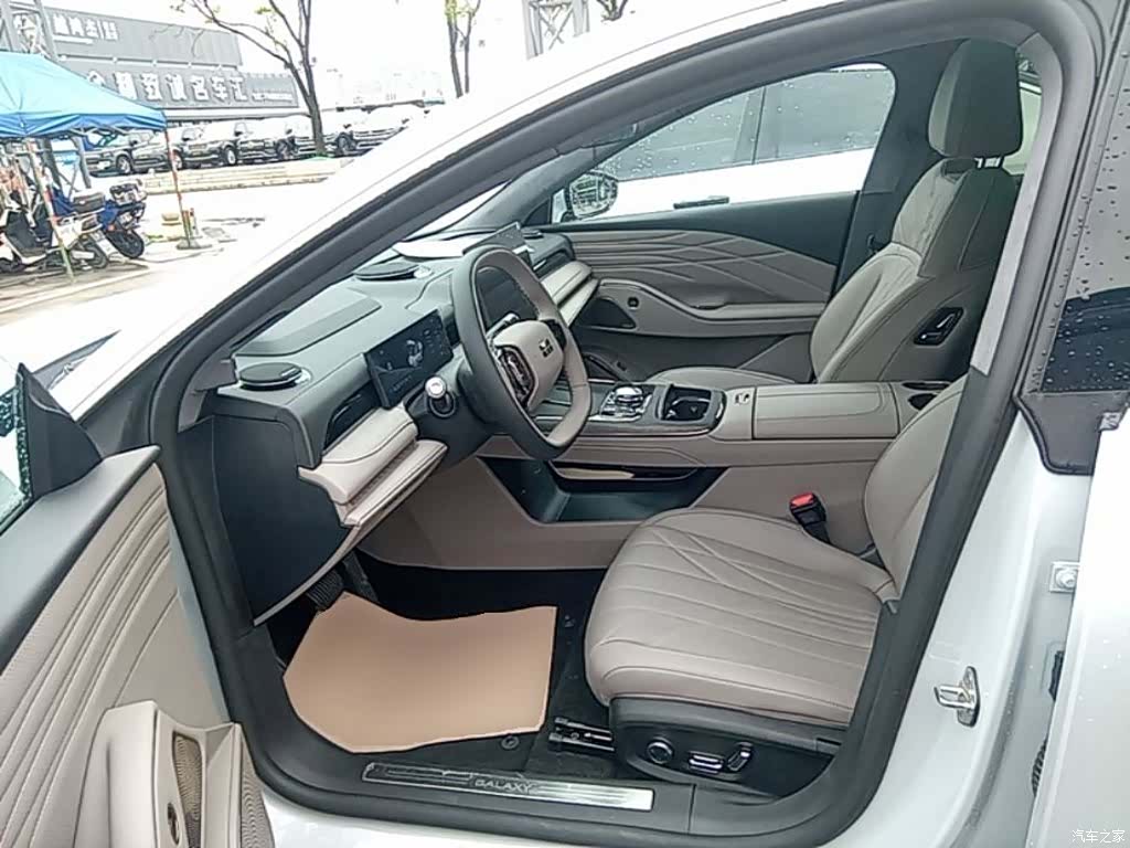 Geely 8, 2025 16