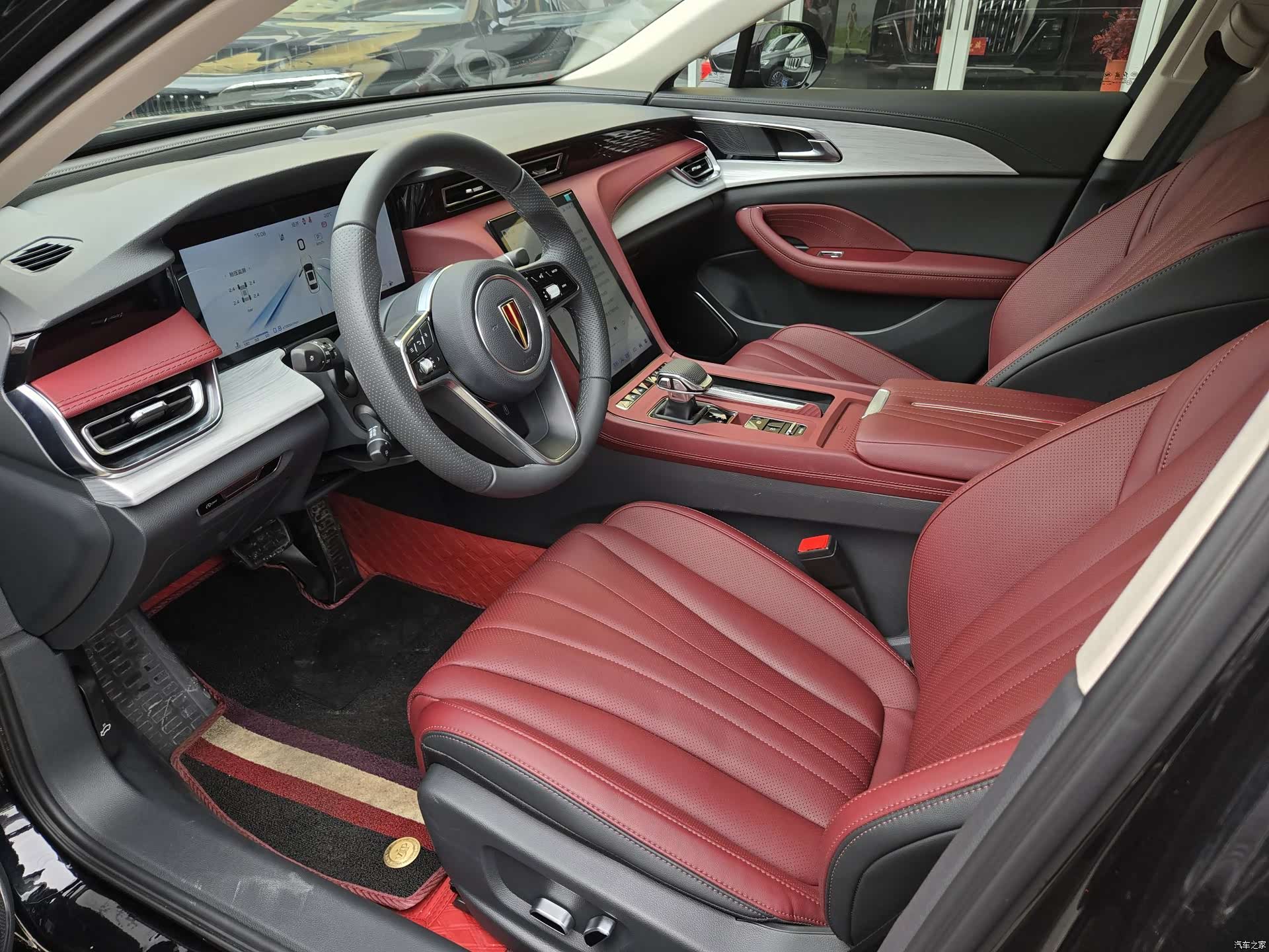 Hongqi H5, 2025 9