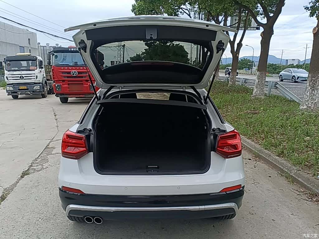Audi Q2L, 2019 19
