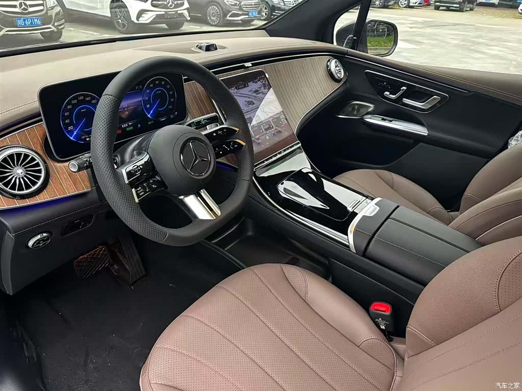 Mercedes-Benz EQE, 2025 12