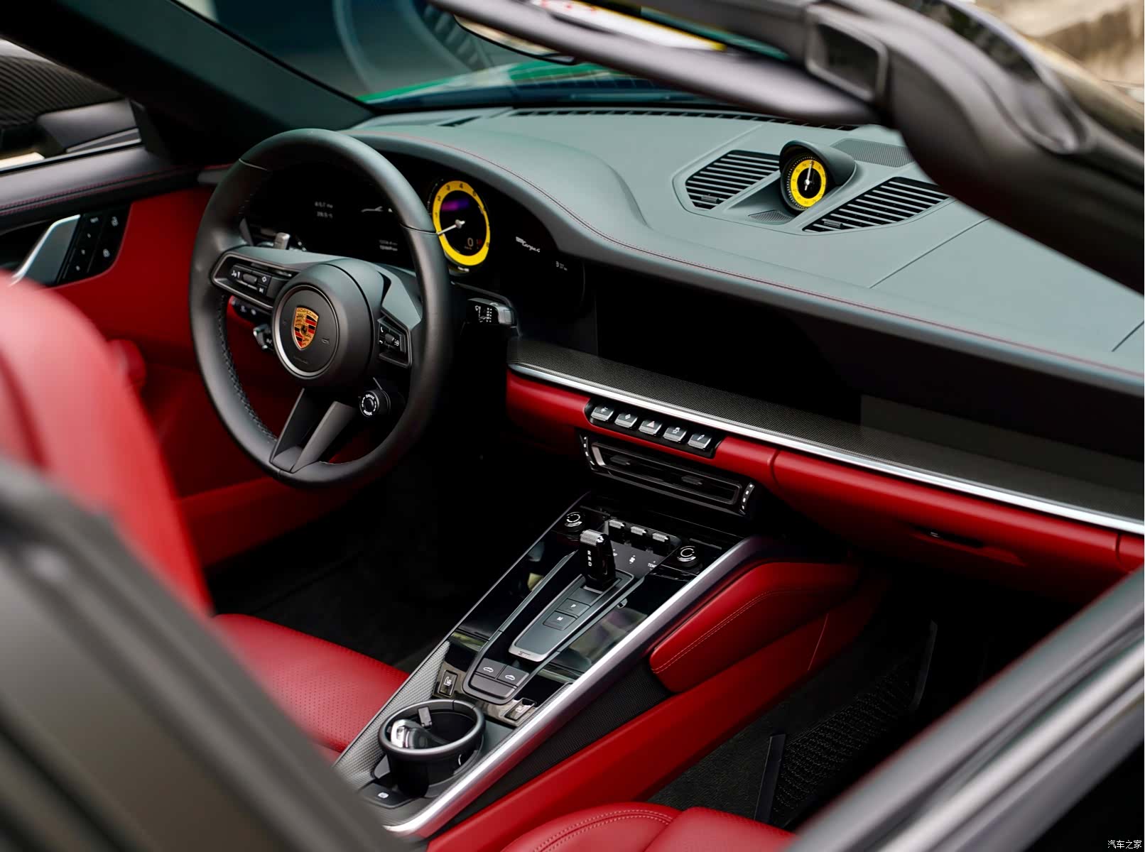 Porsche 911, 2023 8