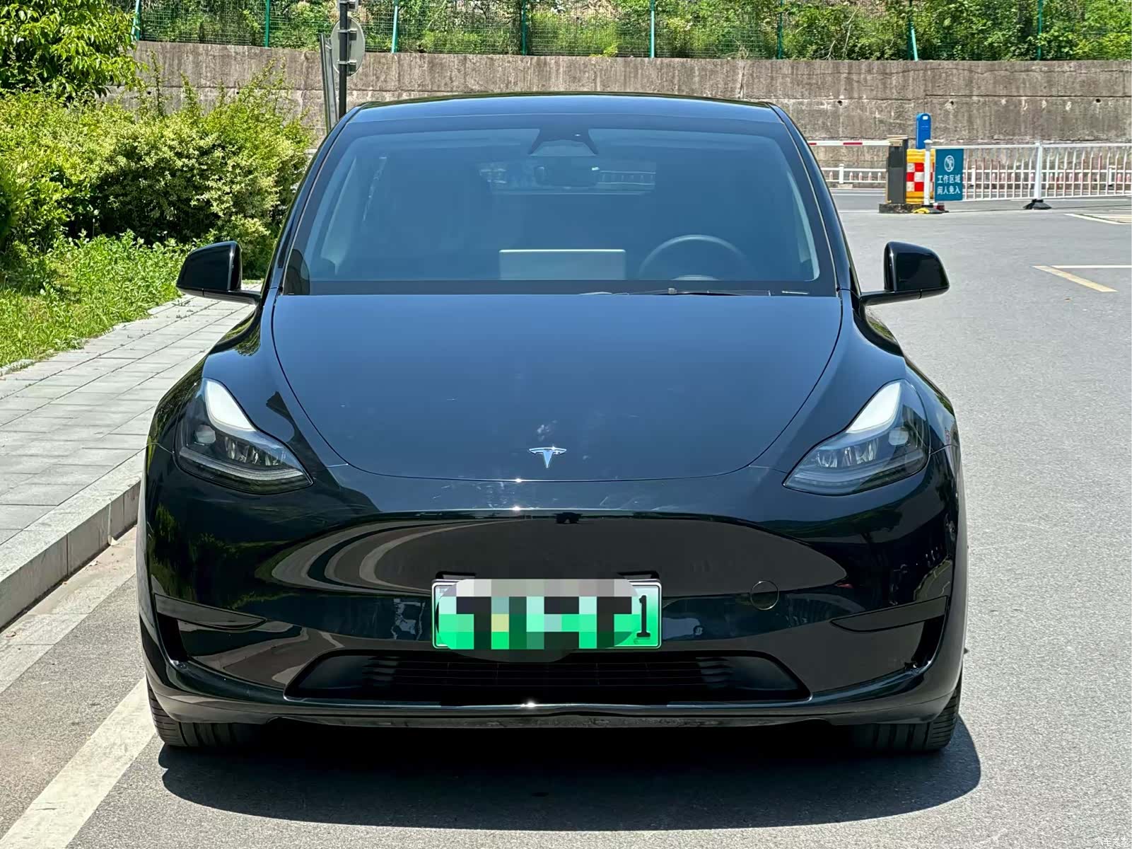 Tesla Model Y, 2022 1