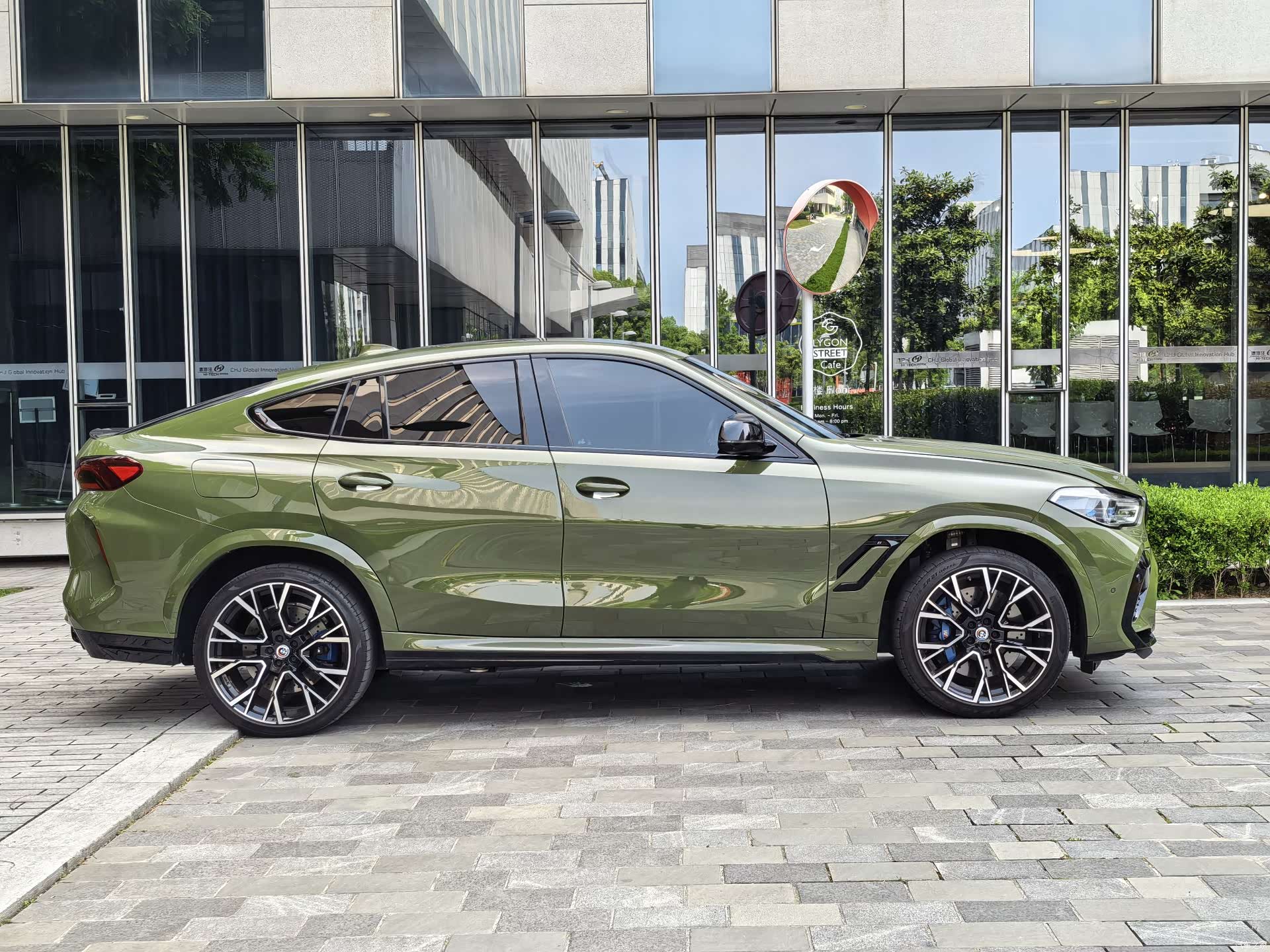 BMW X6, 2022 все фото