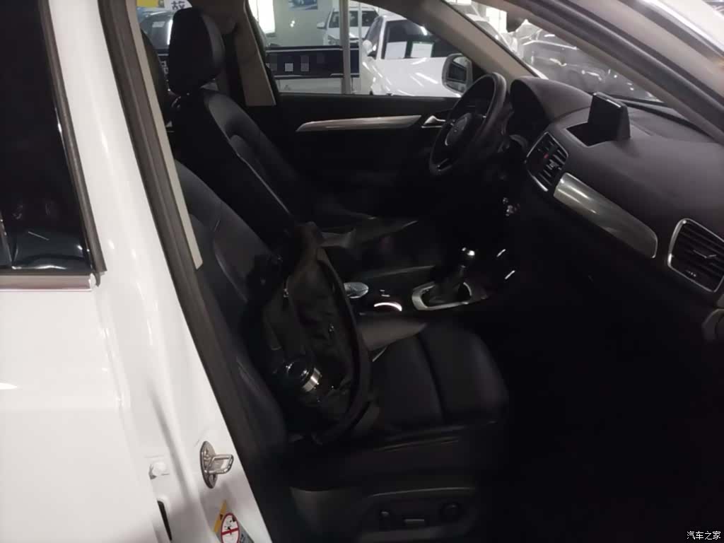 Audi Q3, 2015 25