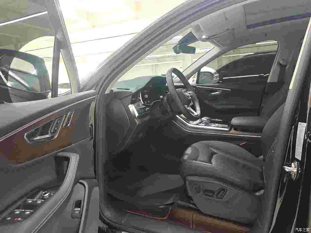 Audi Q7, 2024 7