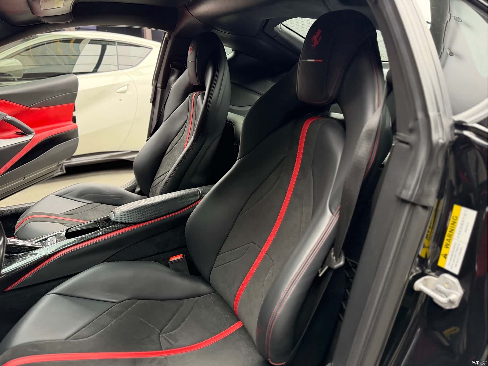 Ferrari 812, 2017 28