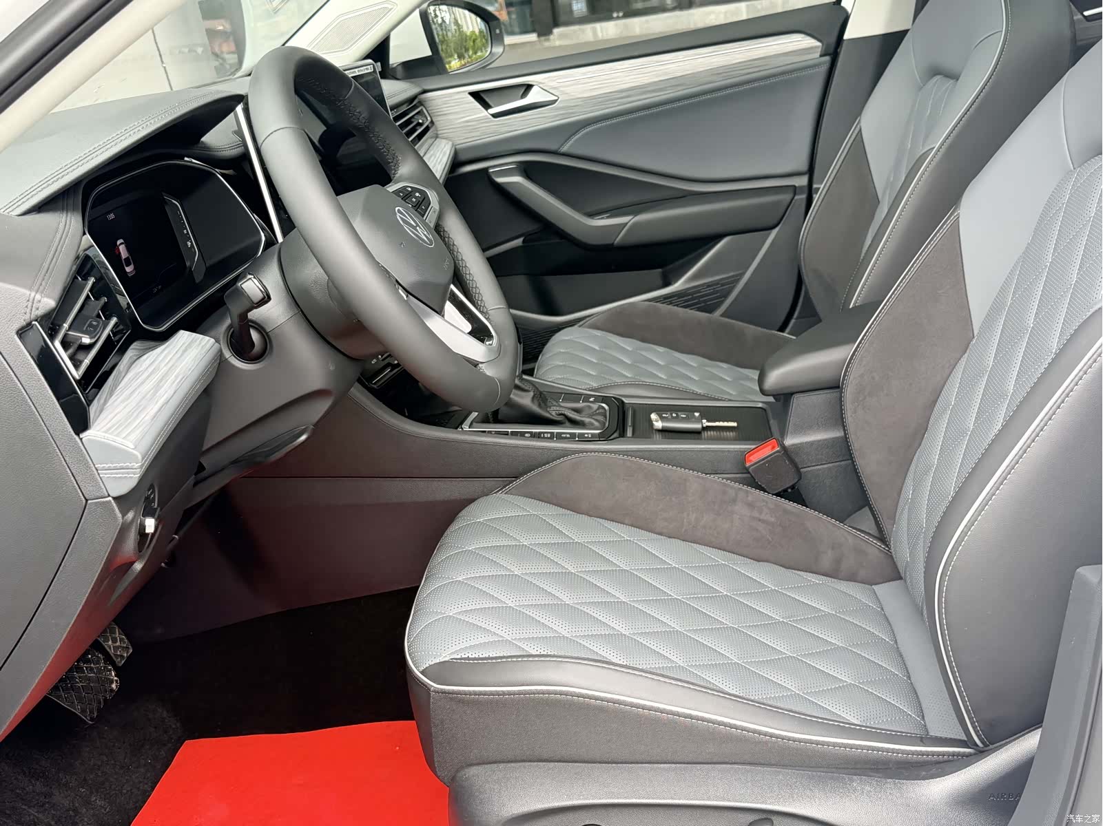Volkswagen Sagitar, 2024 14