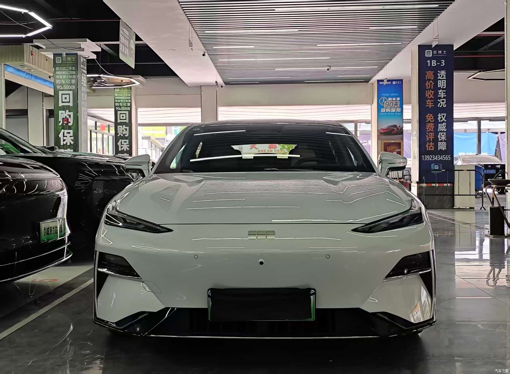 Geely E8, 2025 2