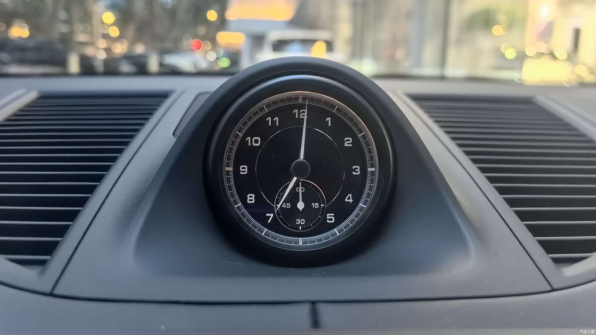 Porsche Macan, 2024 12