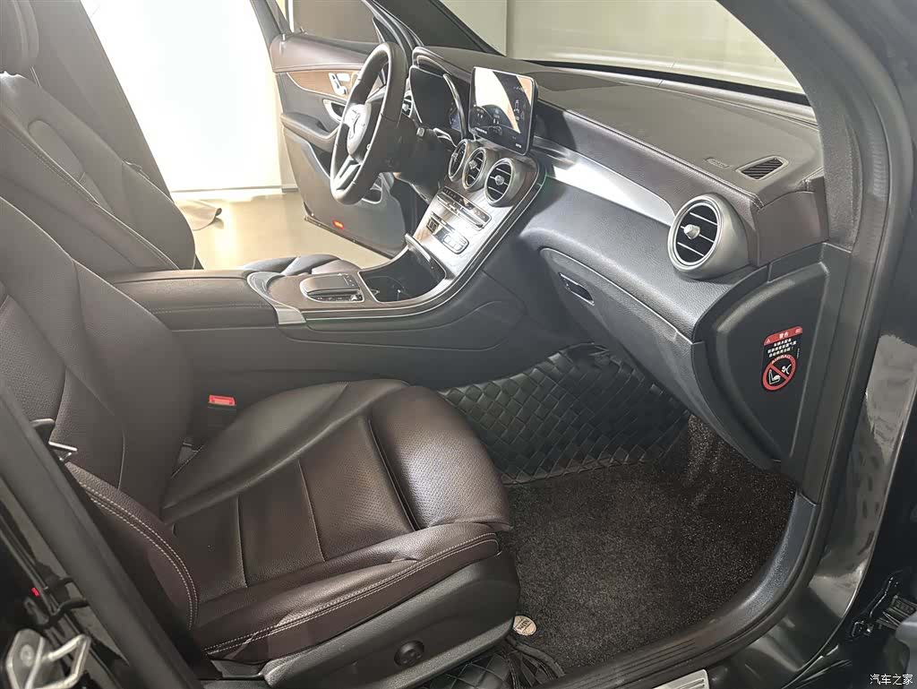 Mercedes-Benz GLC, 2022 12
