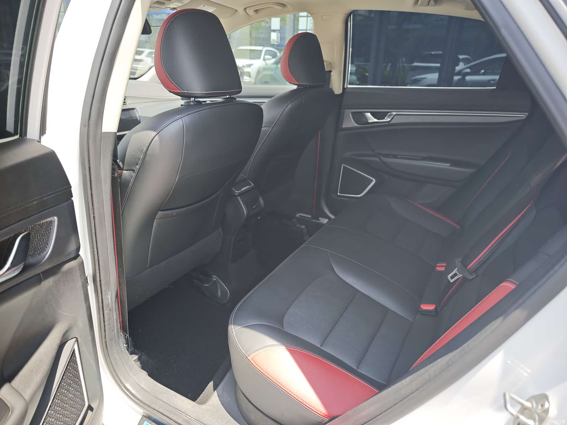Geely Emgrand, 2020 8