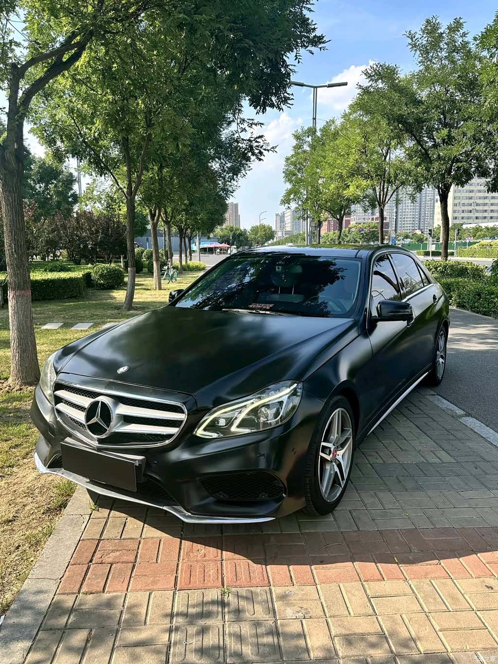Mercedes-Benz E-Class, 2014 1