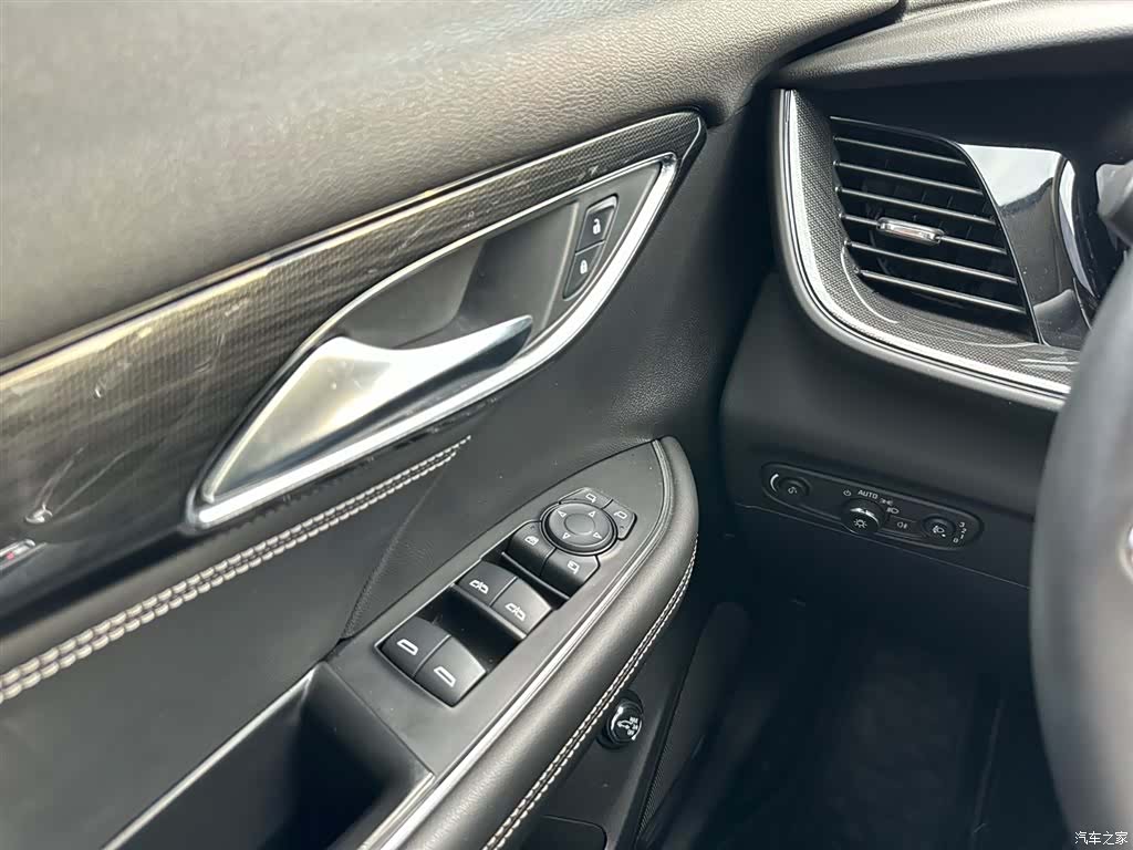 Buick Envision, 2023 22