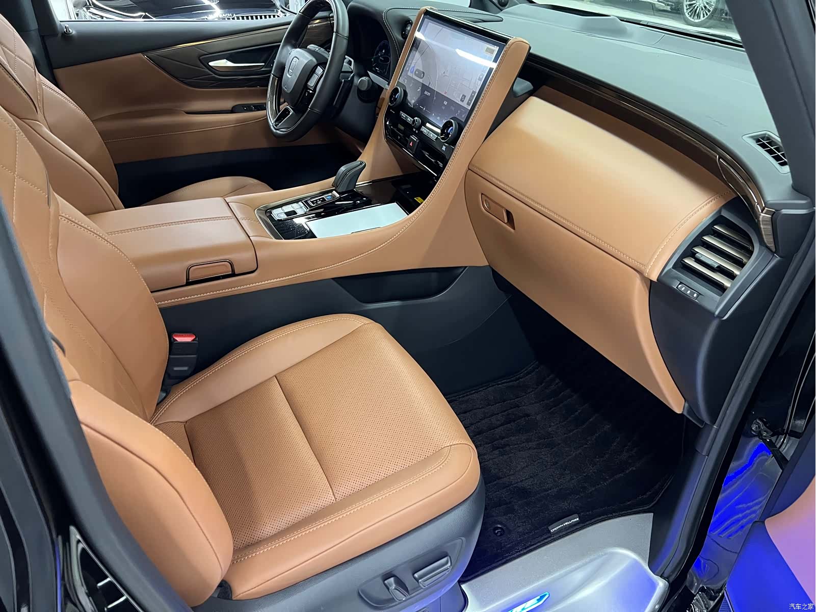 Toyota Vellfire, 2023 26