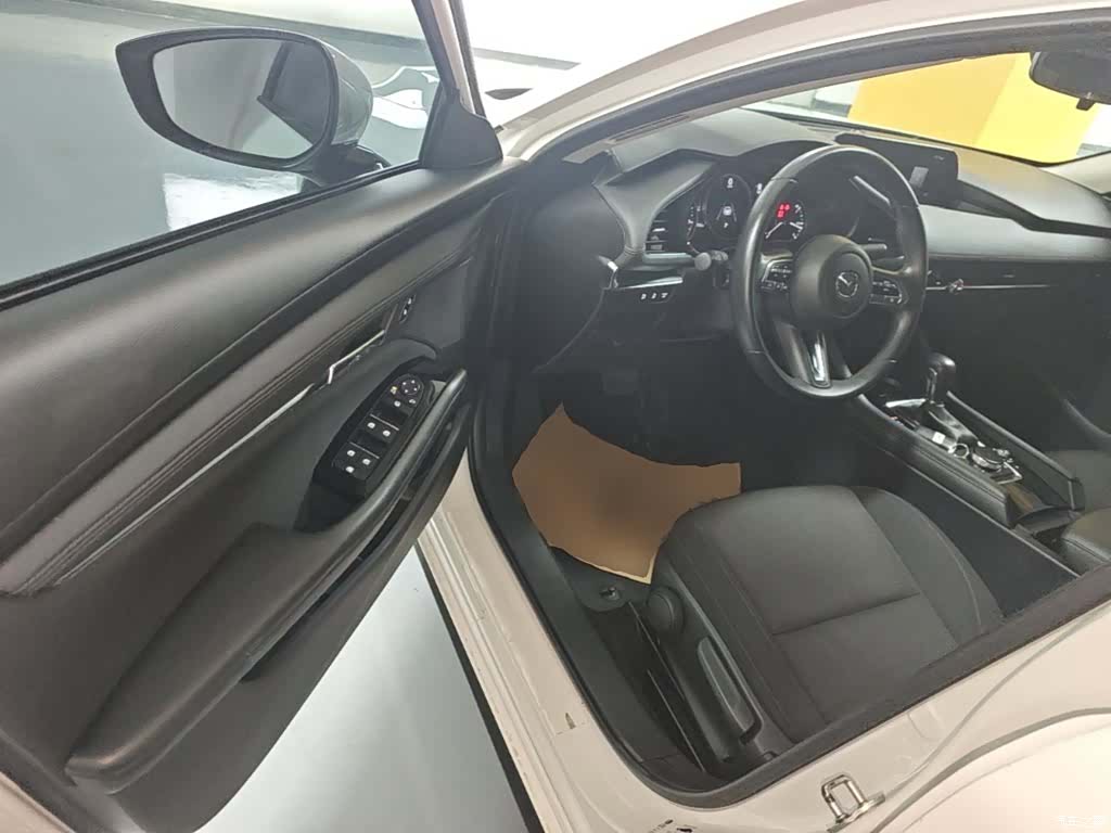 Mazda Mazda3, 2021 16