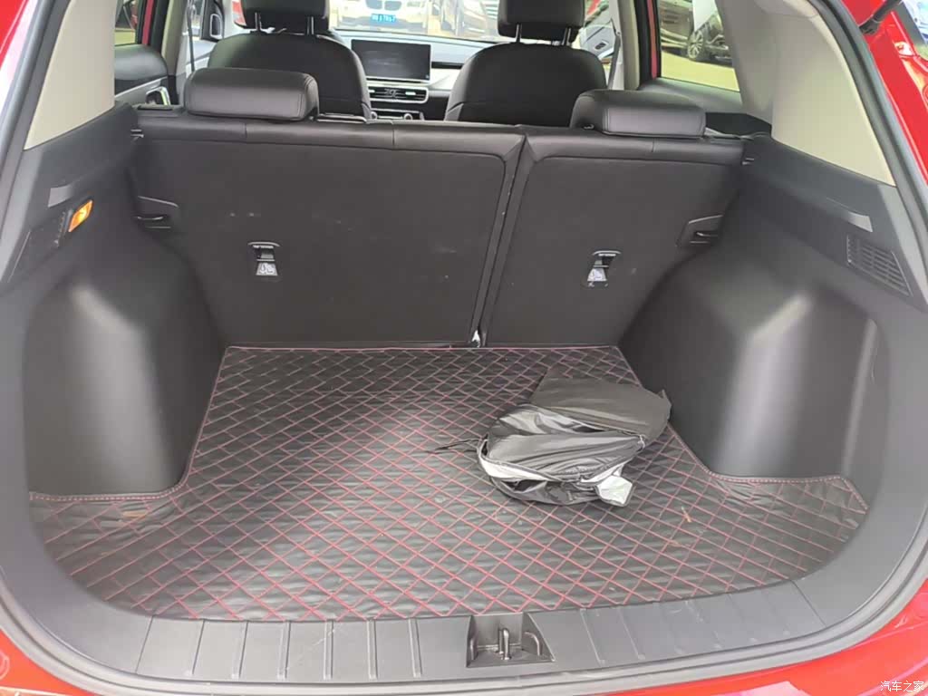 Geely Coolray, 2024 19