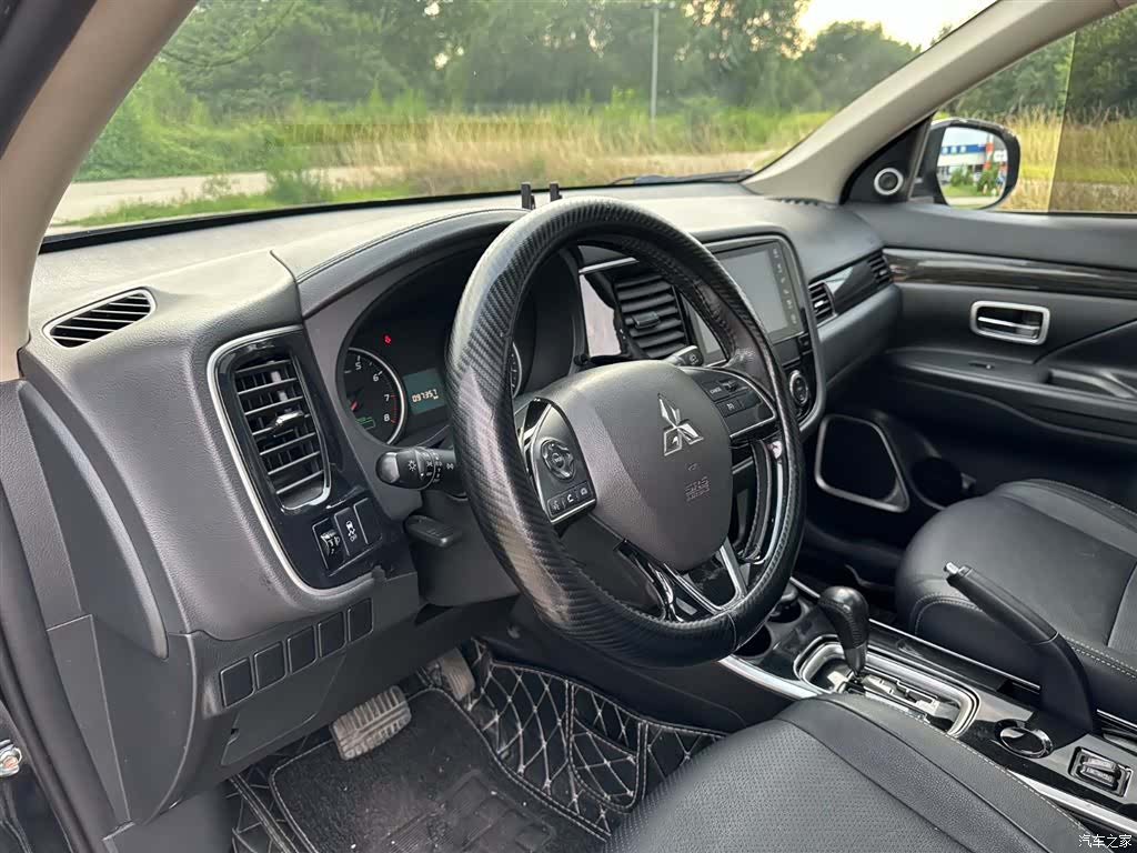 Mitsubishi Outlander, 2018 13