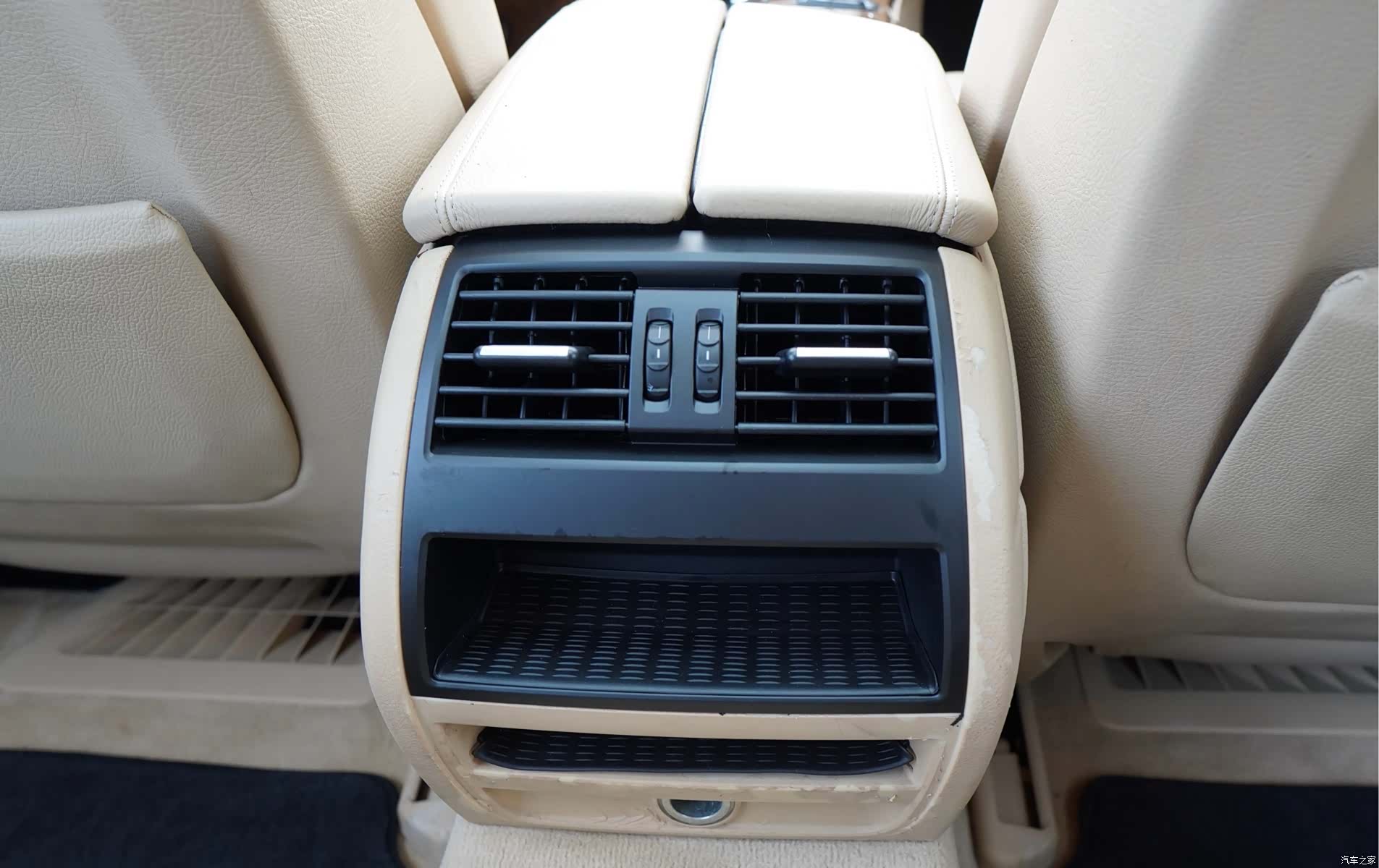 BMW 5 Series, 2011 23