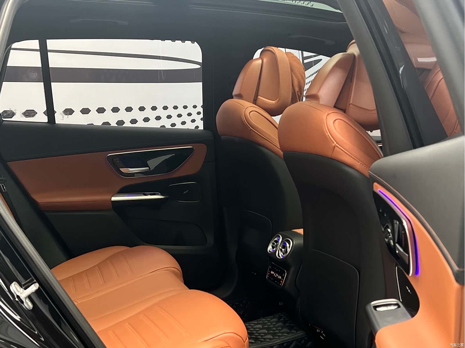 Mercedes-Benz GLC, 2023 10