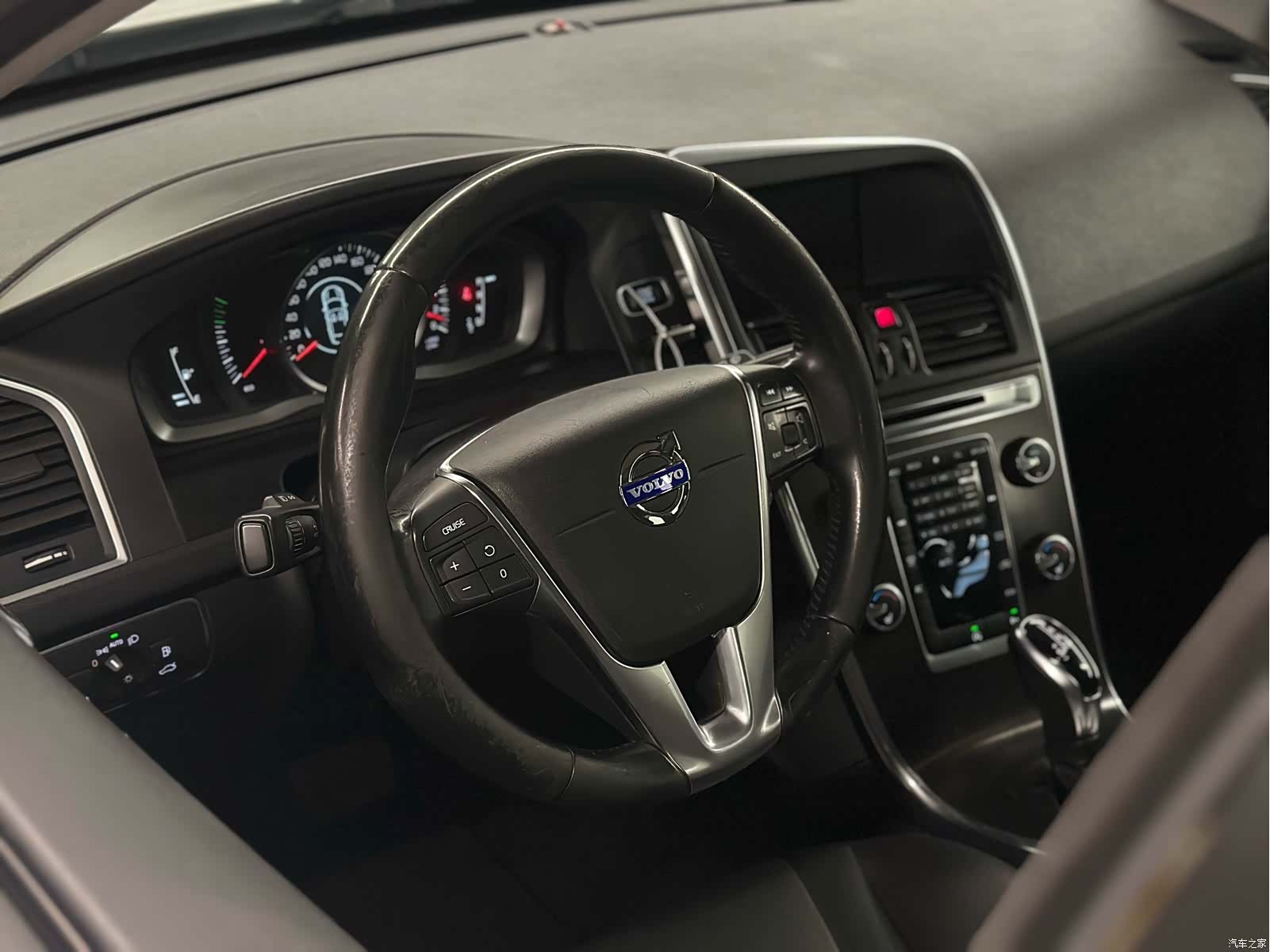 Volvo XC60, 2014 15