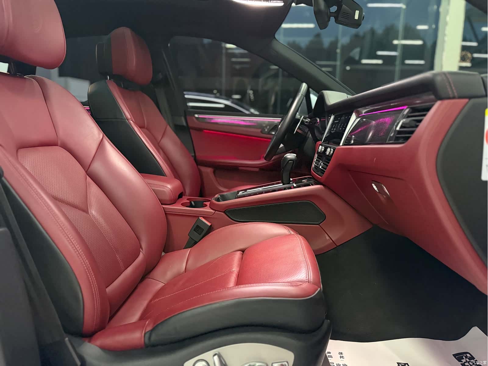 Porsche Macan, 2023 11