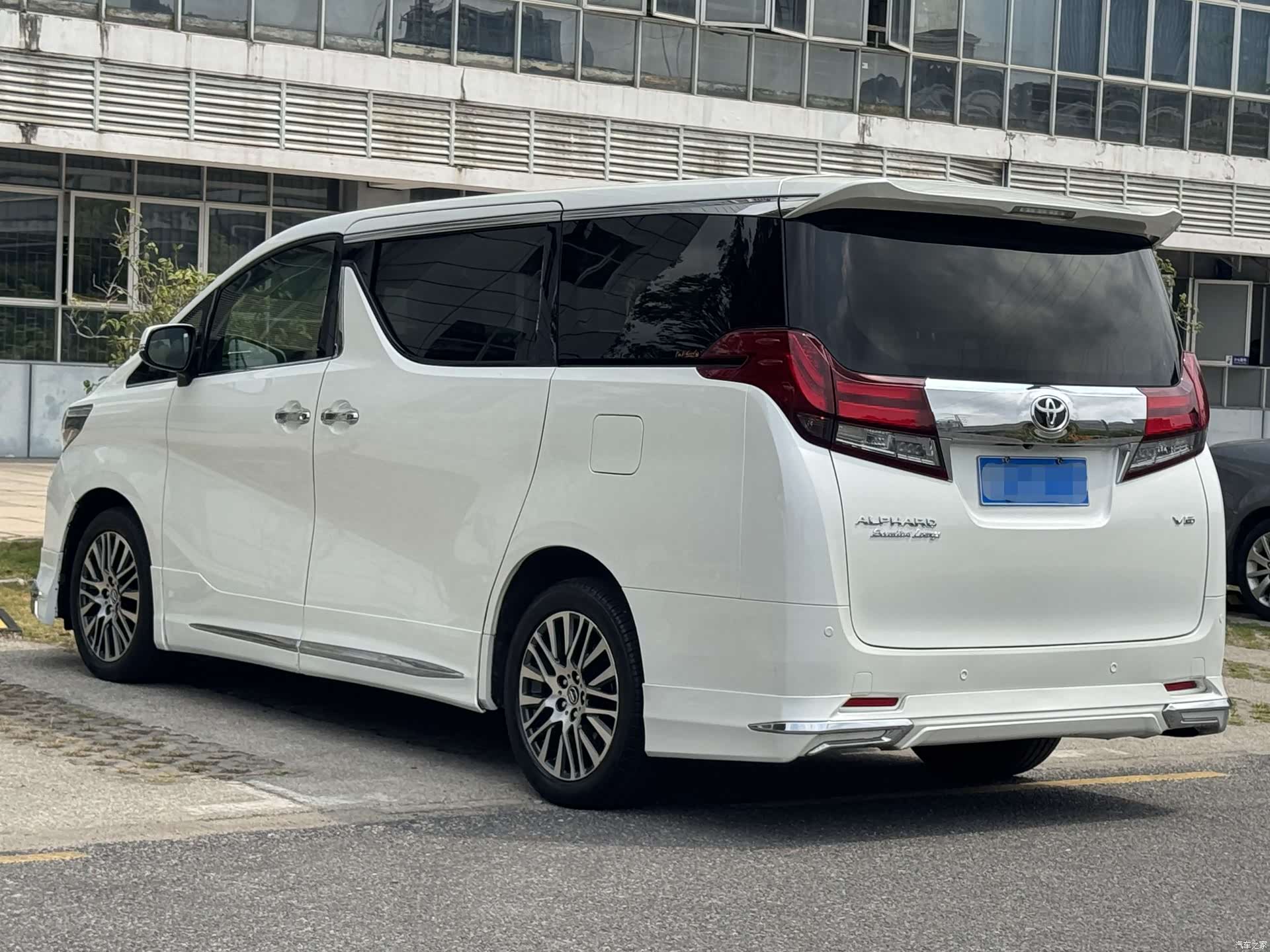 Toyota Alphard, 2016 19