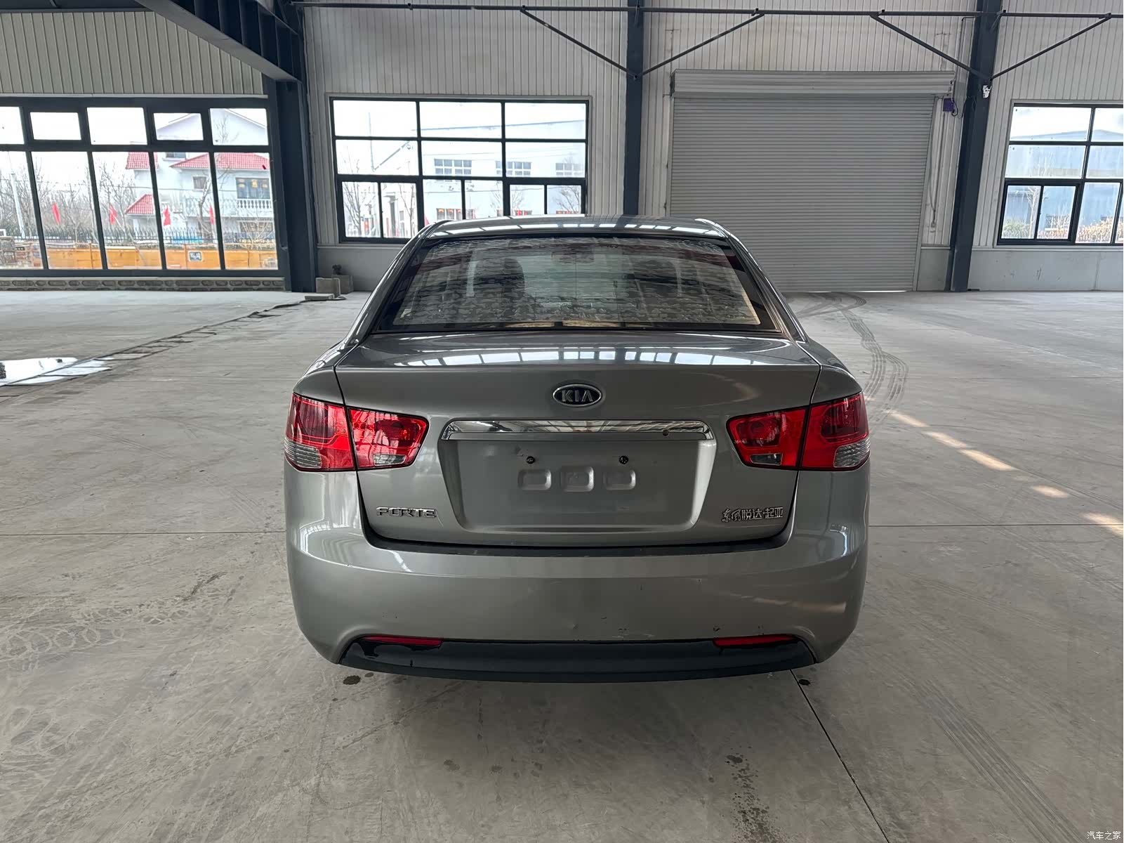 Kia GL, 2011 6