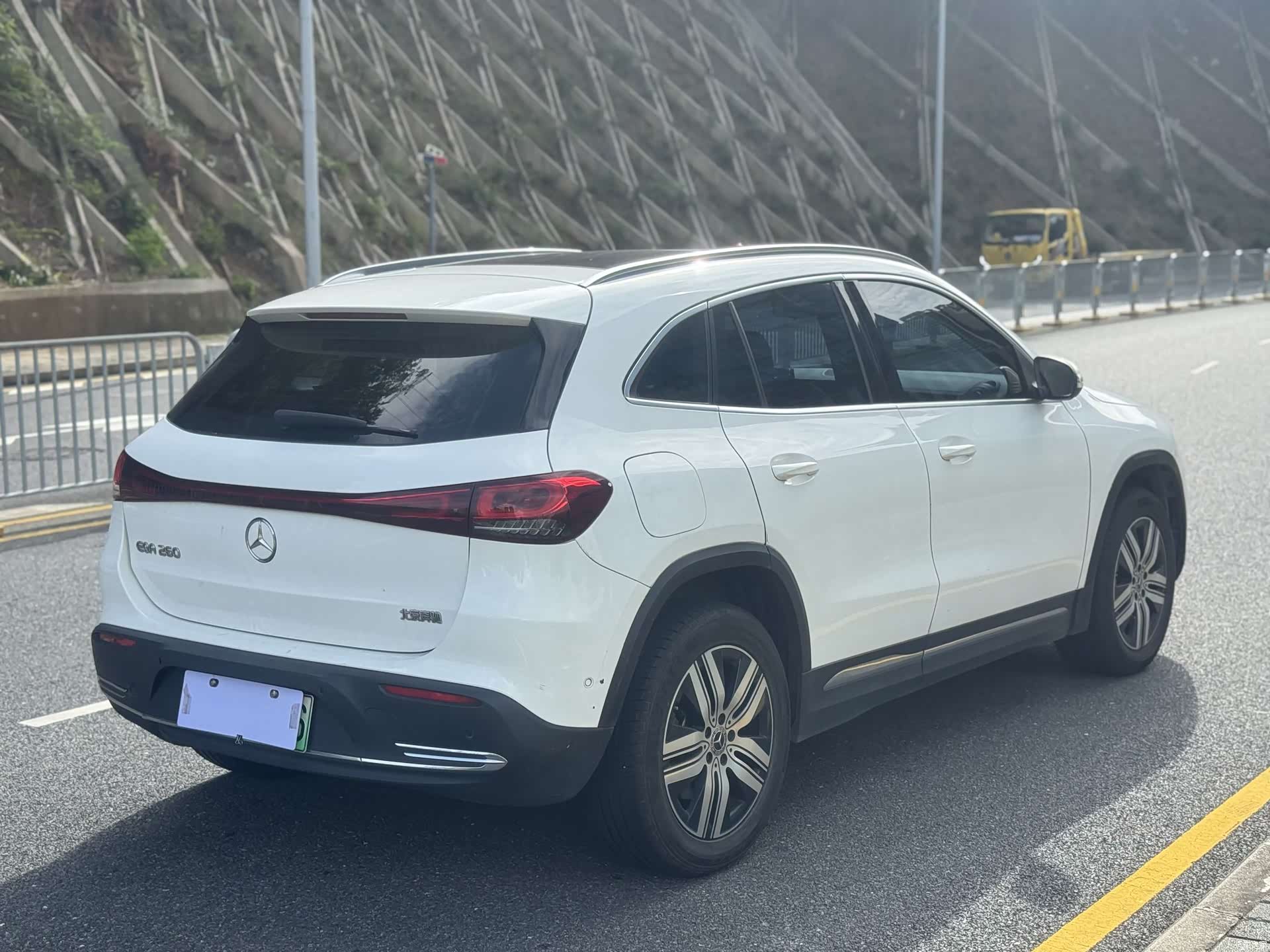 Mercedes-Benz EQA, 2023 14