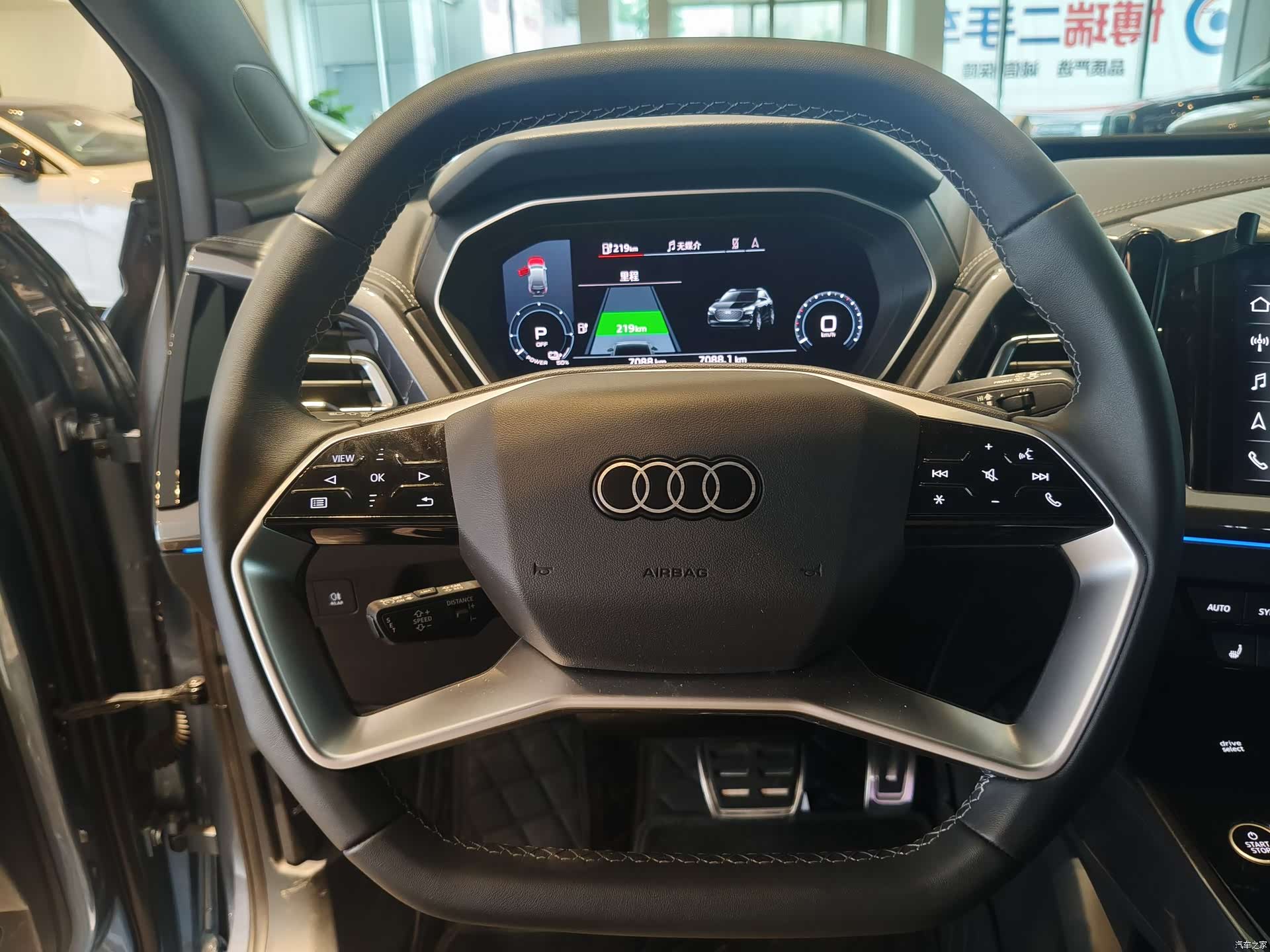 Audi Q4 e-tron, 2025 13
