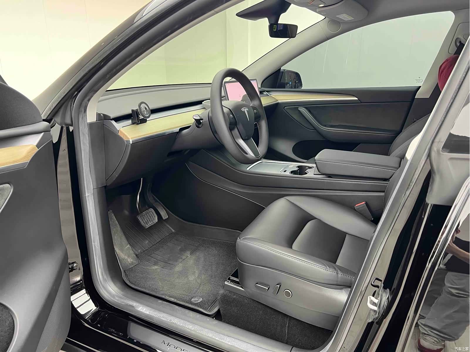 Tesla Model Y, 2023 13