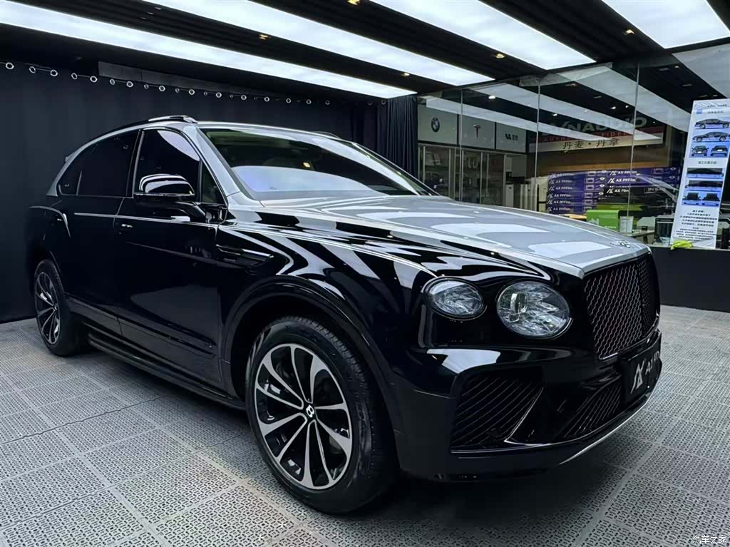 Bentley Bentayga, 2024 6