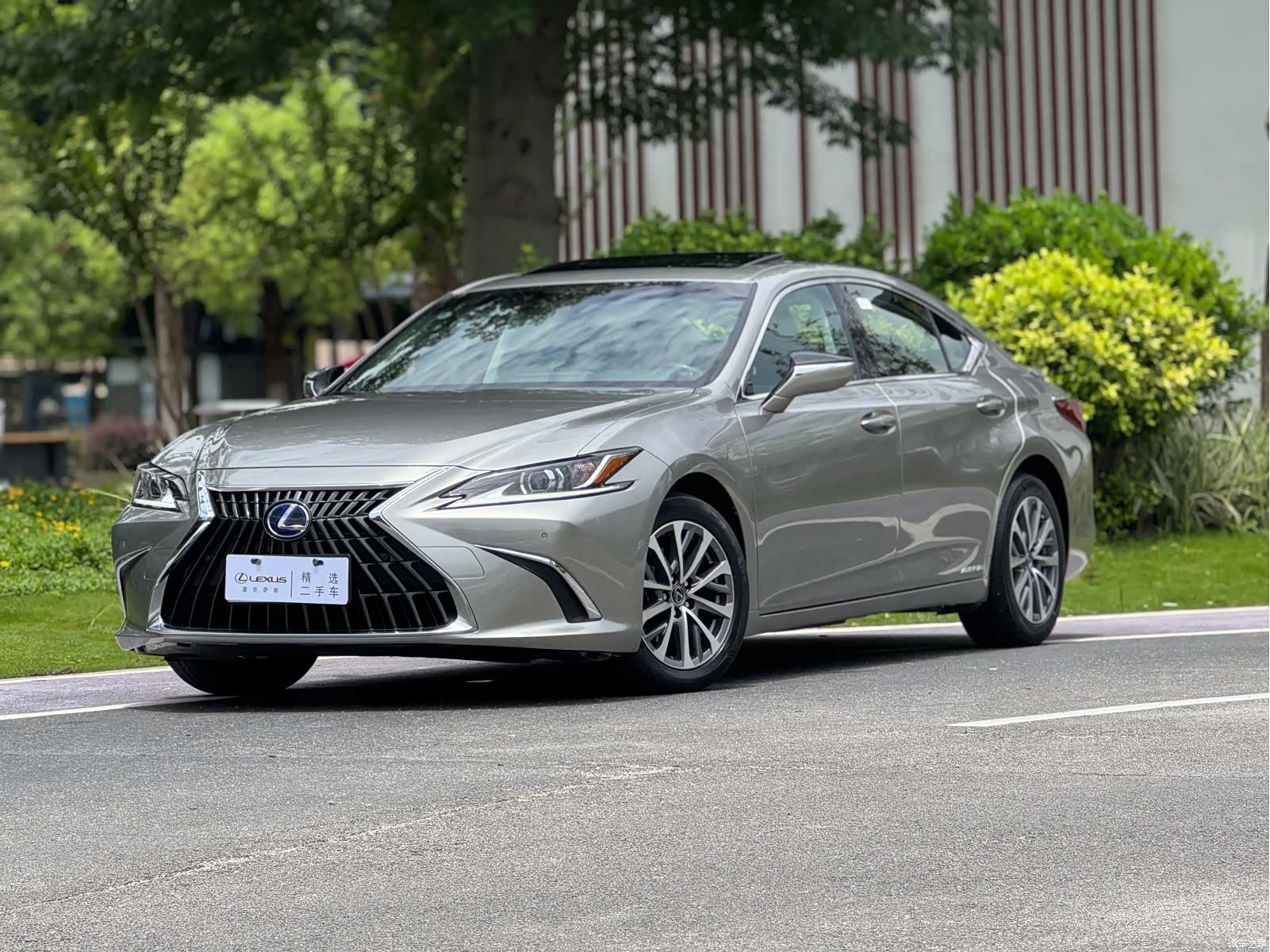 Lexus ES, 2022 1
