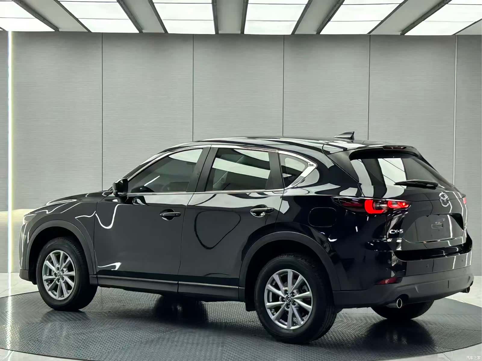Mazda CX-5, 2023 3