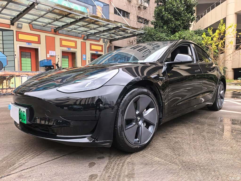 Tesla Model 3, 2023 4