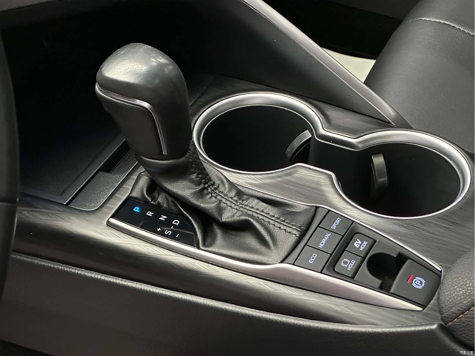 Toyota Camry, 2024 12