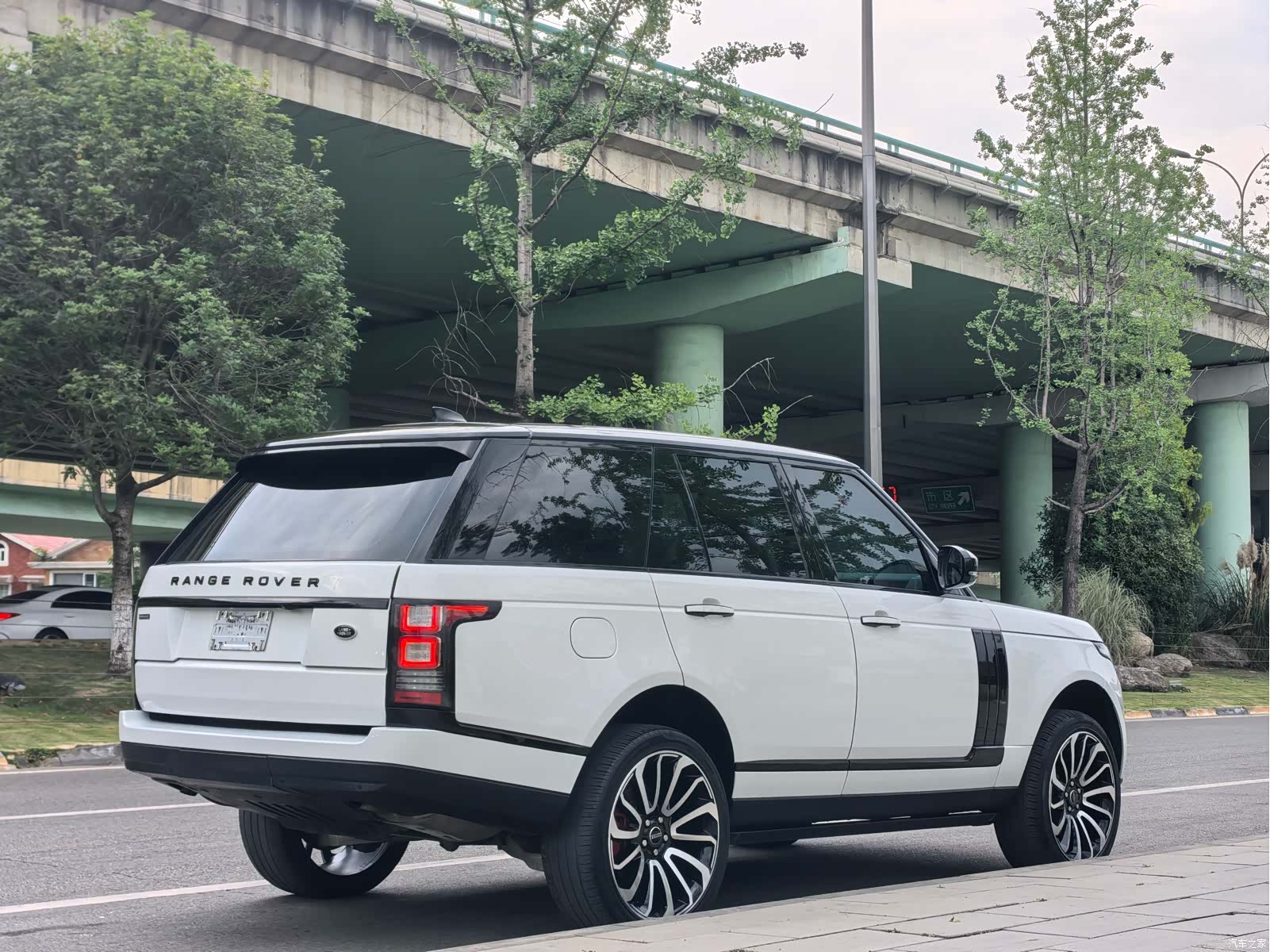 Land Rover Range Rover, 2019 15