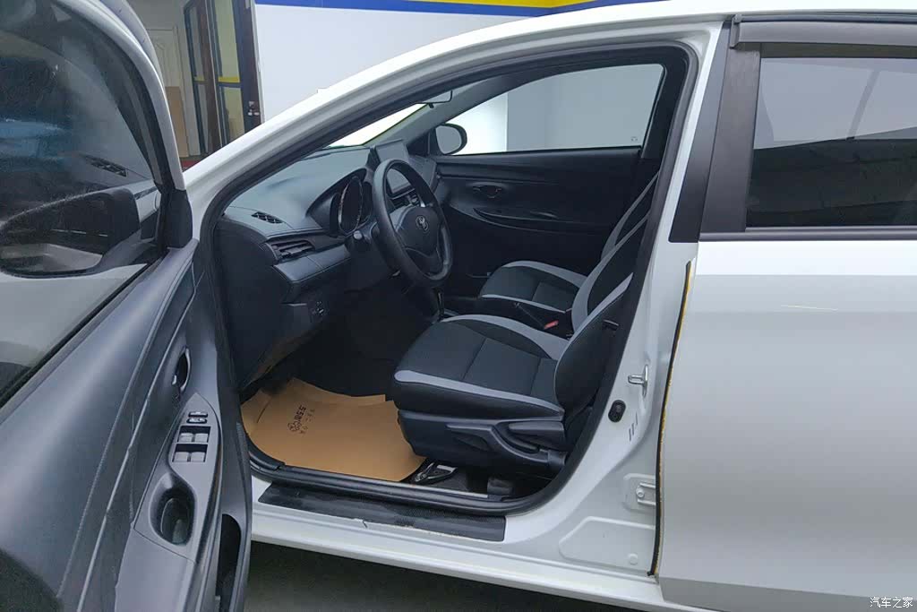 Toyota YARiS L, 2021 9