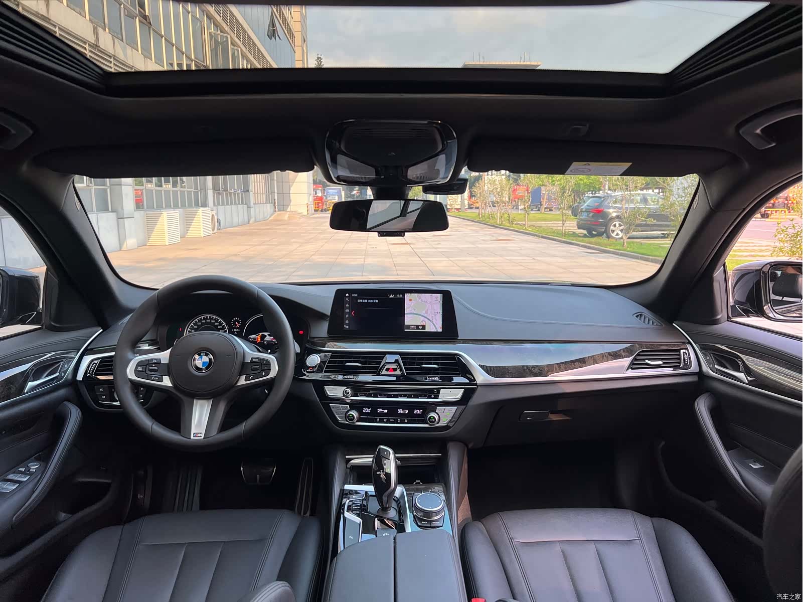BMW 5 Series, 2018 все фото