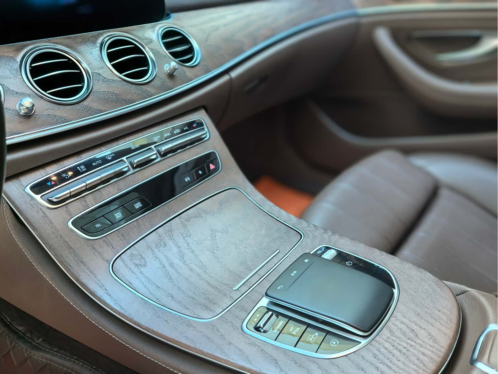 Mercedes-Benz E-Class, 2023 17